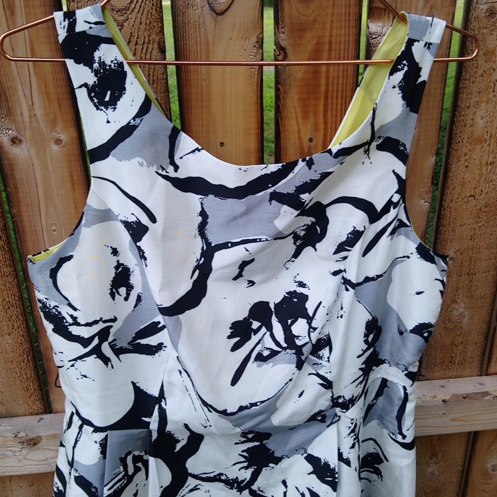 Signature By Robbie Bee Lined Patterned Womens Dr… - image 2